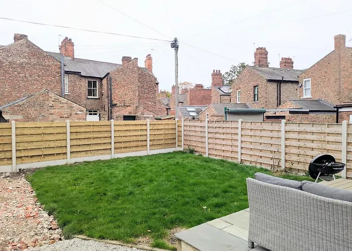 Grange Garth Near The River York