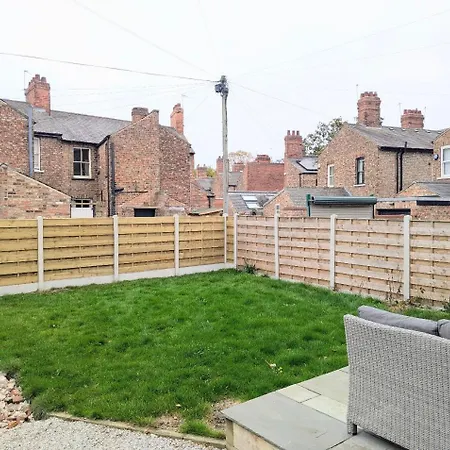 Grange Garth Near The River 요크